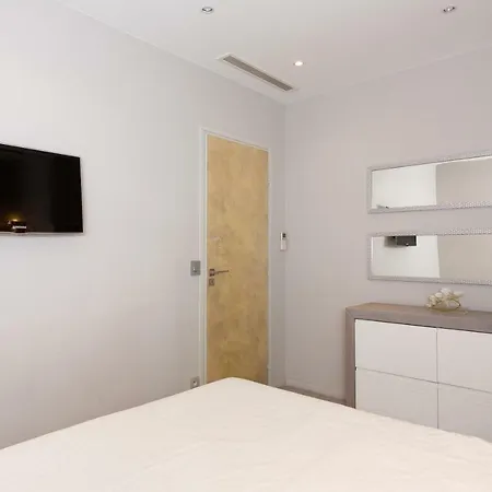 Апартаменты Vieux Port Канны